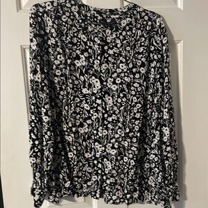 Banana Republic black and white button front blouse